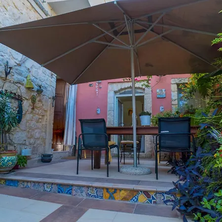 Il Cortiletto Bed & Breakfast *